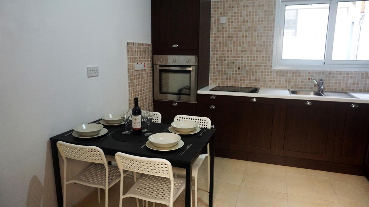 Lazuli City Seaview Apartment 34 ลาร์นาคา ภายนอก รูปภาพ